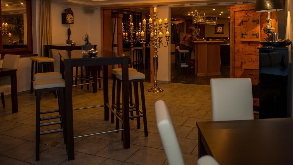 אלטשטאטן Hotel Badhof מראה חיצוני תמונה